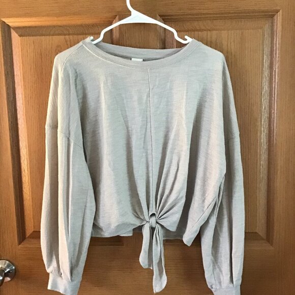 H & M Blouse - Picture 1 of 2
